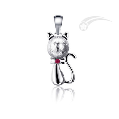 Un pendente d'argento di 925 sterling carino e adorabile