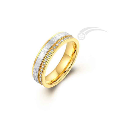 Circonia cubica e anello di banda di tungsteno di meteorite