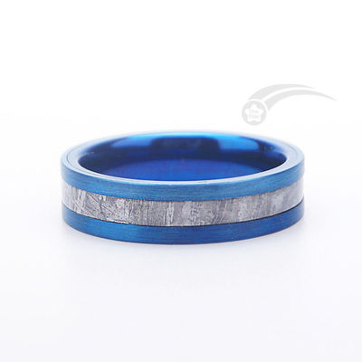 Anello di meteorite di tungsteno blu rivestito